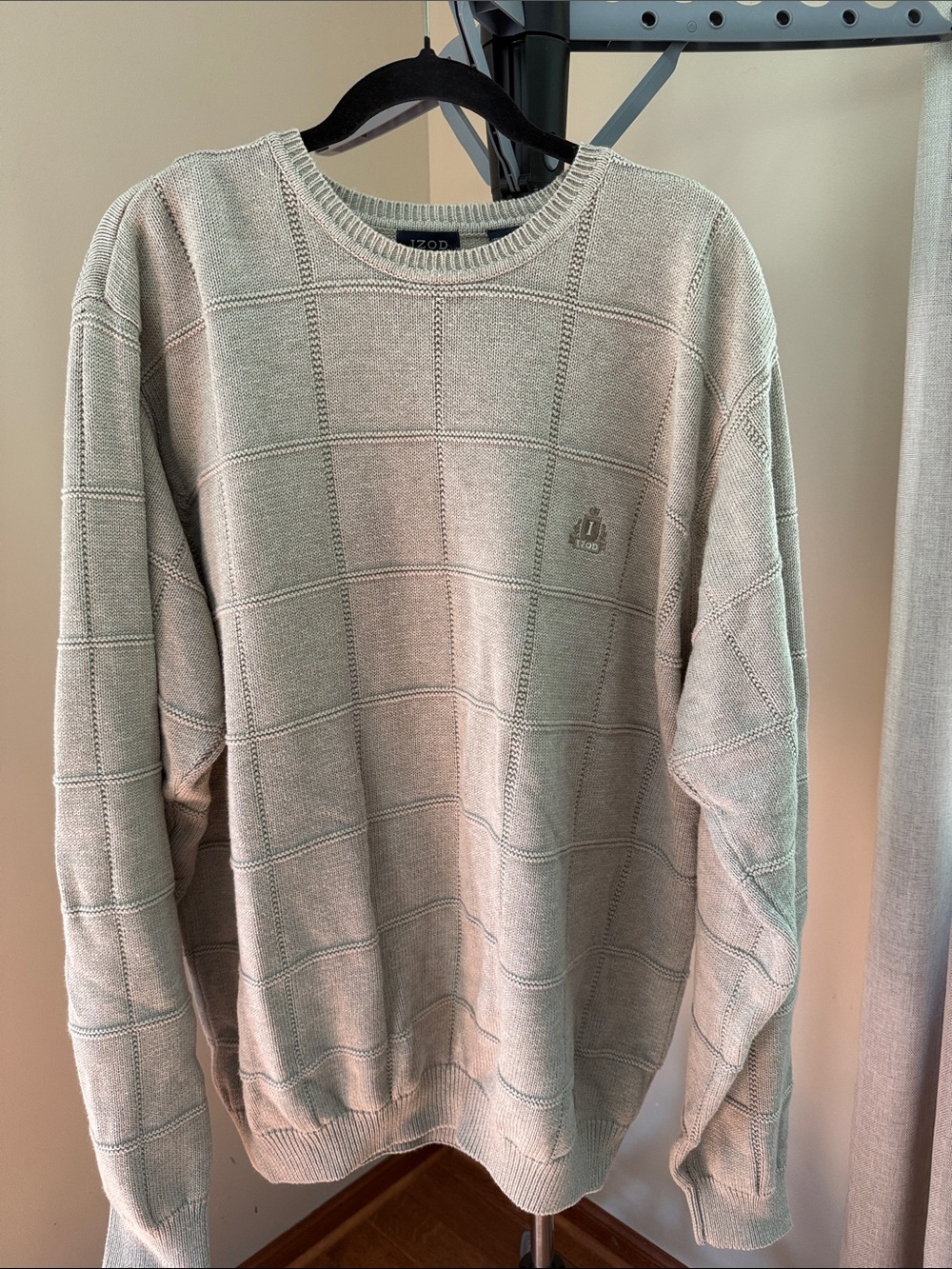 IZOD Men's Light Cream Crewneck Grid Knit Sweater